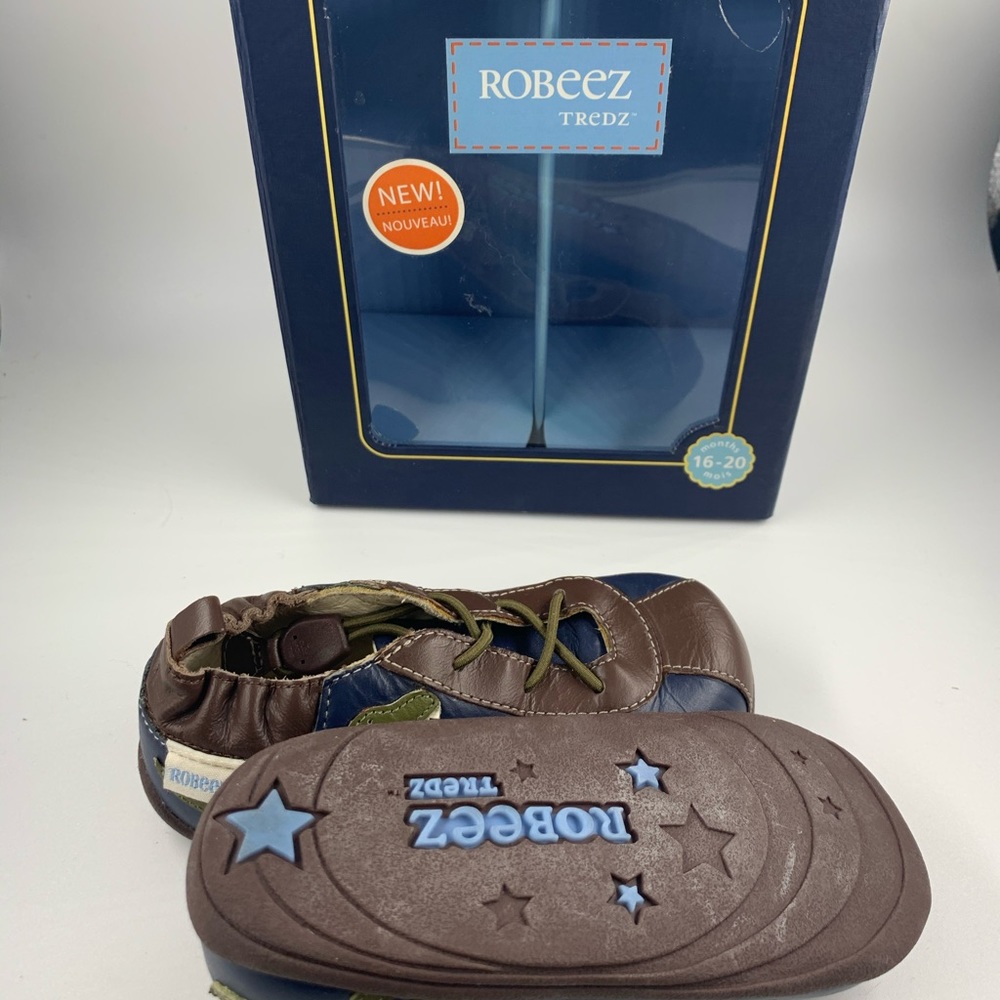 Robeez Tredz Navy leather shoe -Size 16-20 months